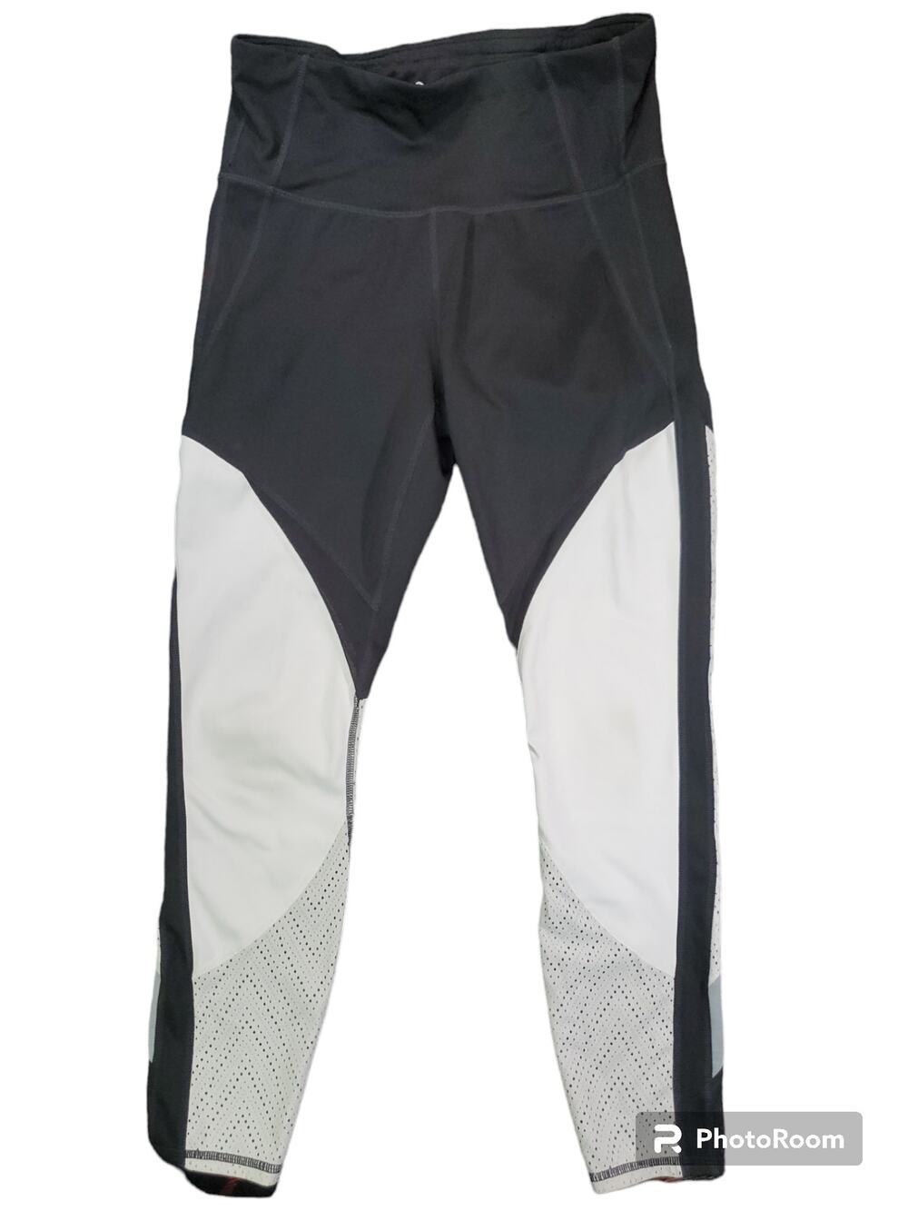 Athleta |  High Rise Precision 7/8 Leggings w/Cutouts | Size Medium